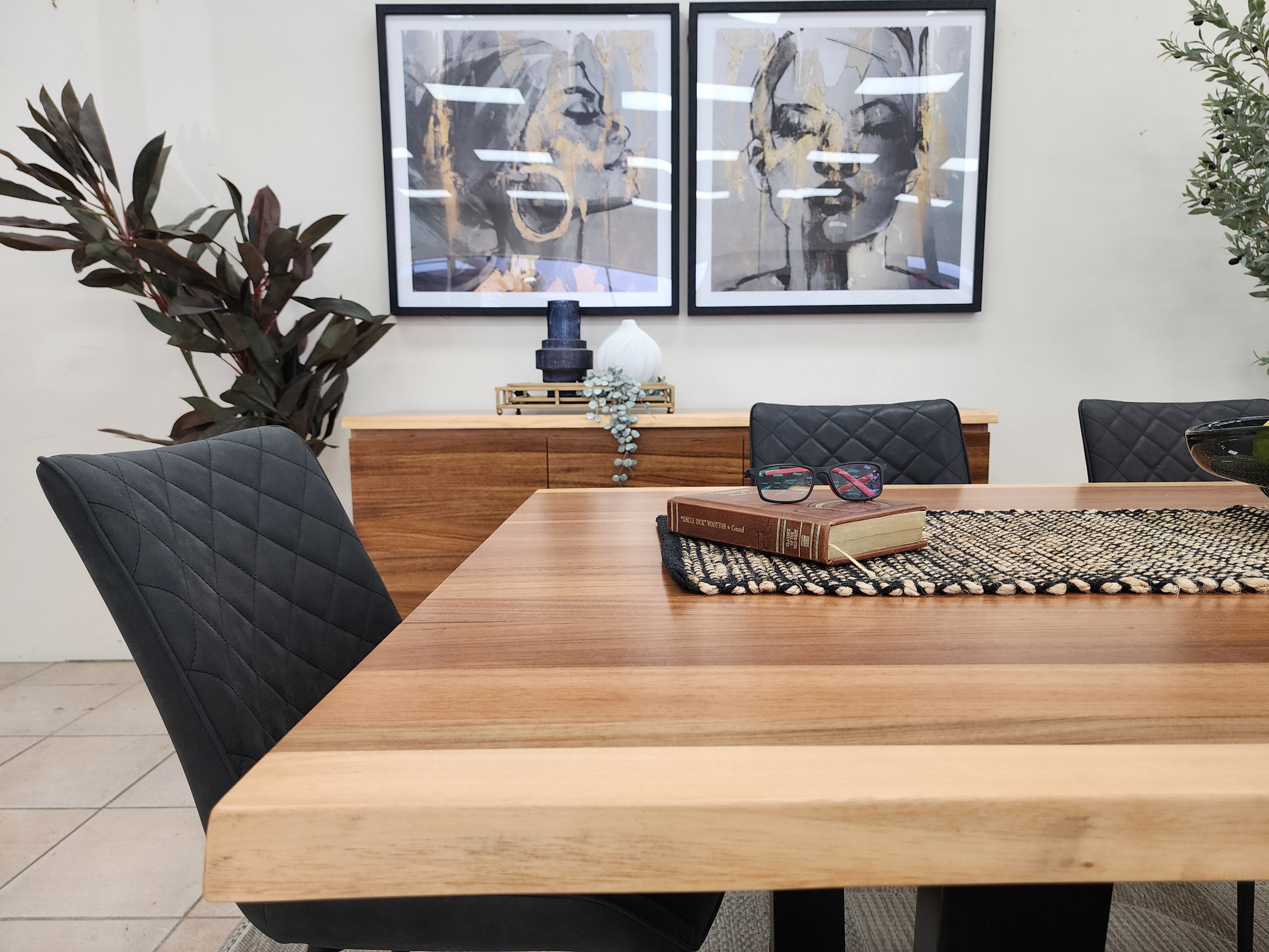 Highland Blackwood 9 Piece Dining Package