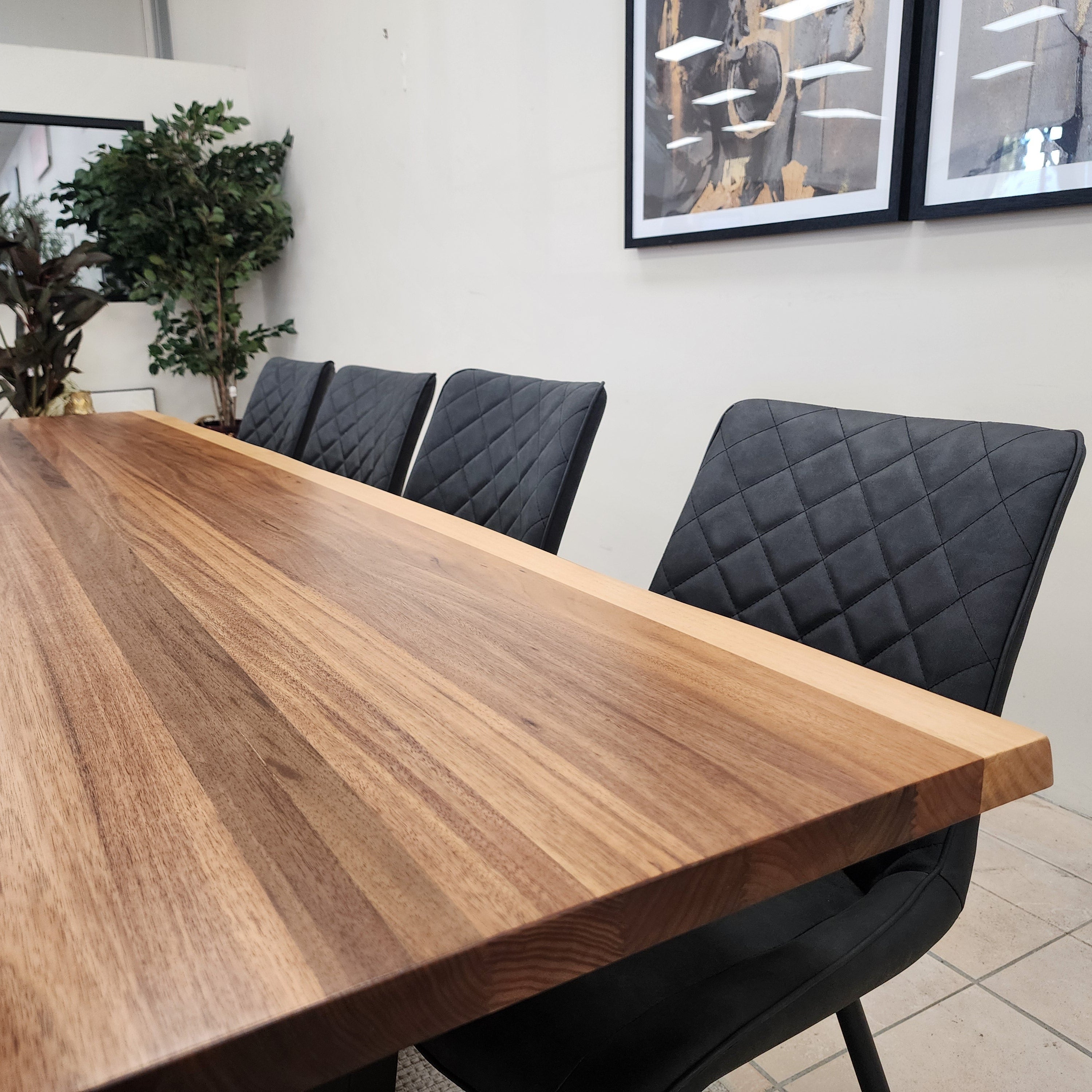 Highland Blackwood 11 Piece Dining Package