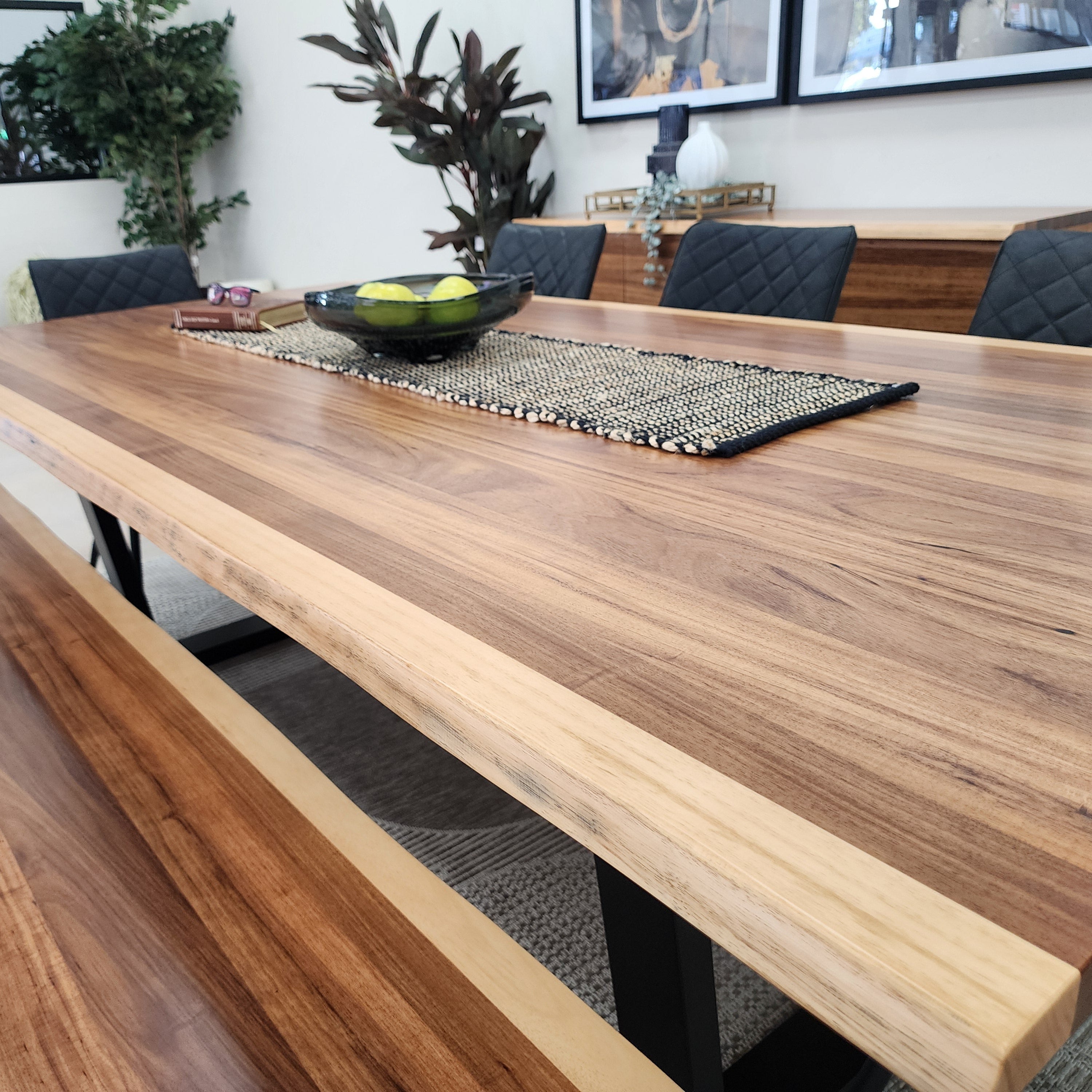 Highland Blackwood 8 Piece Package