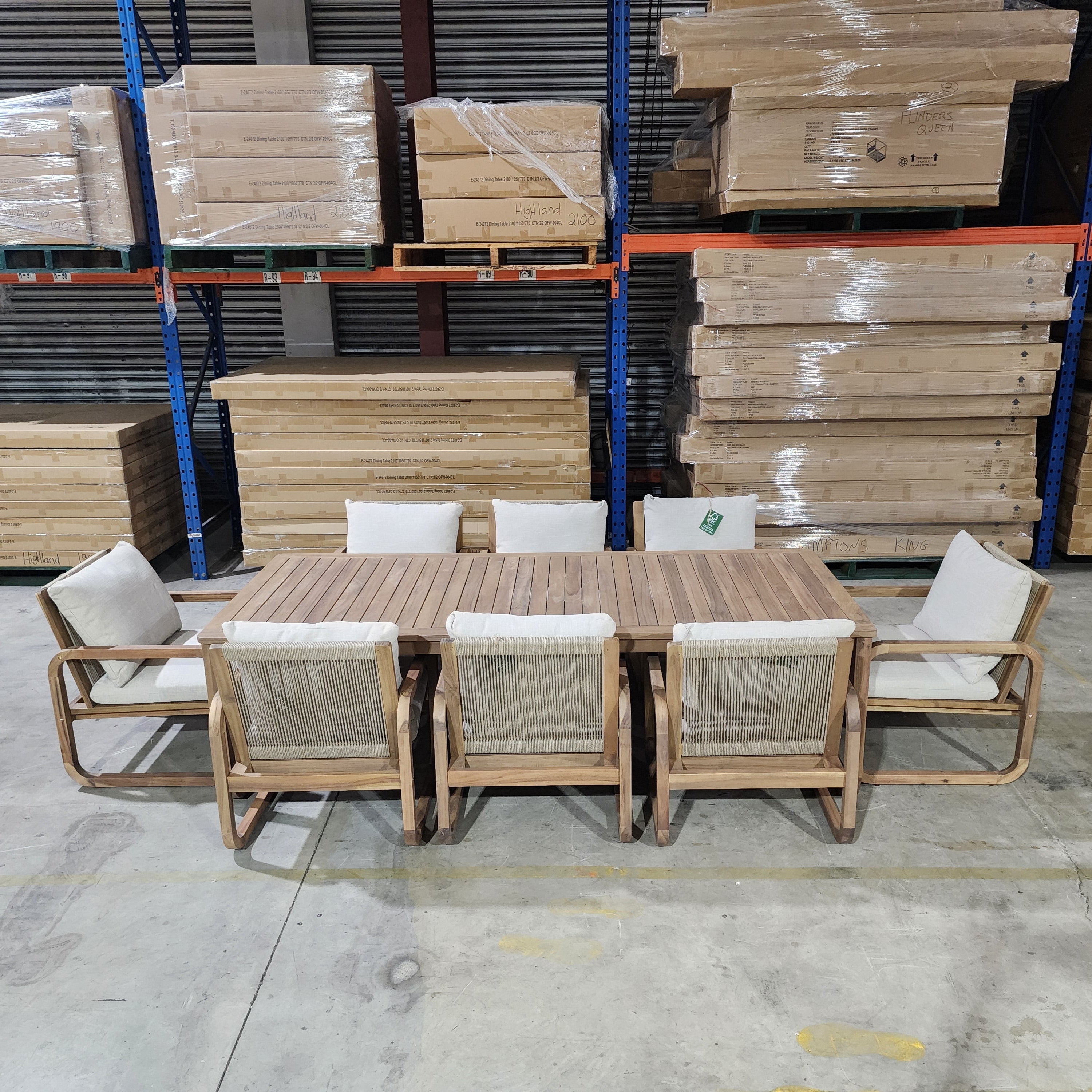 Lando 9 Piece Outdoor Package