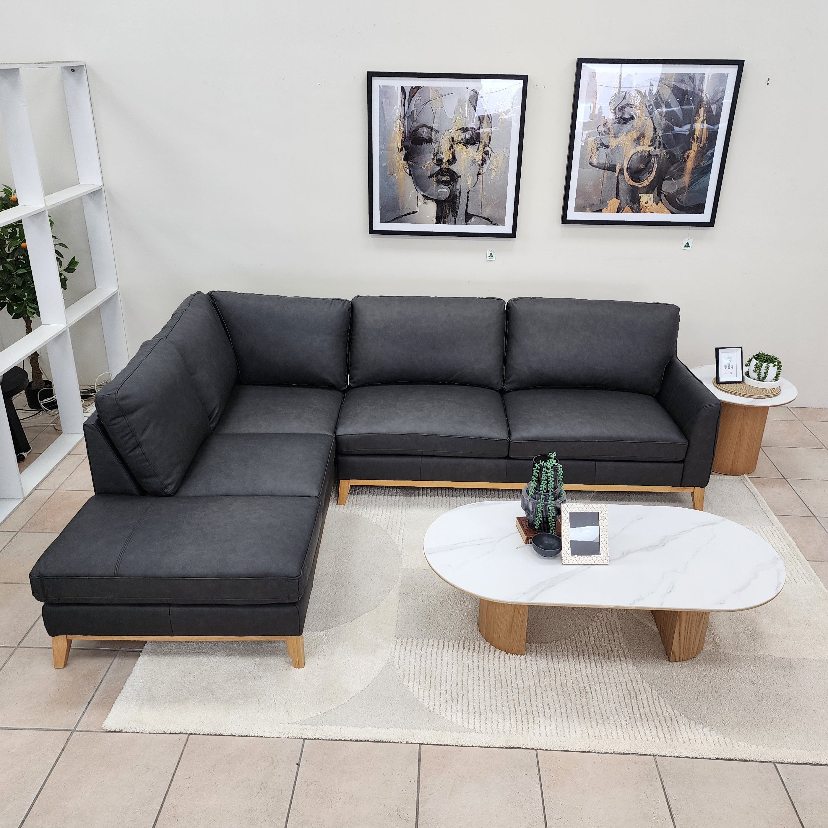 Carson Left Chaise In Black Leather