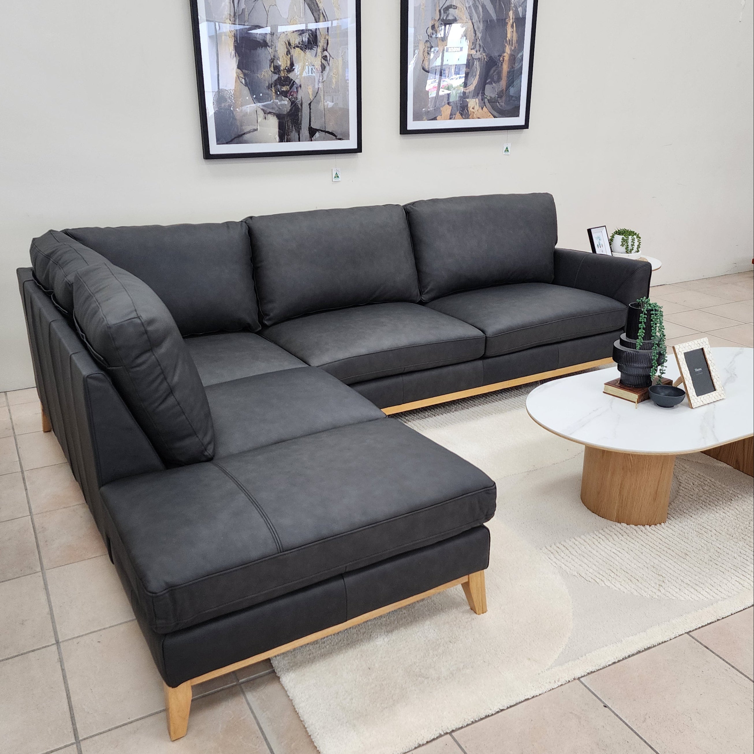 Carson Left Chaise In Black Leather