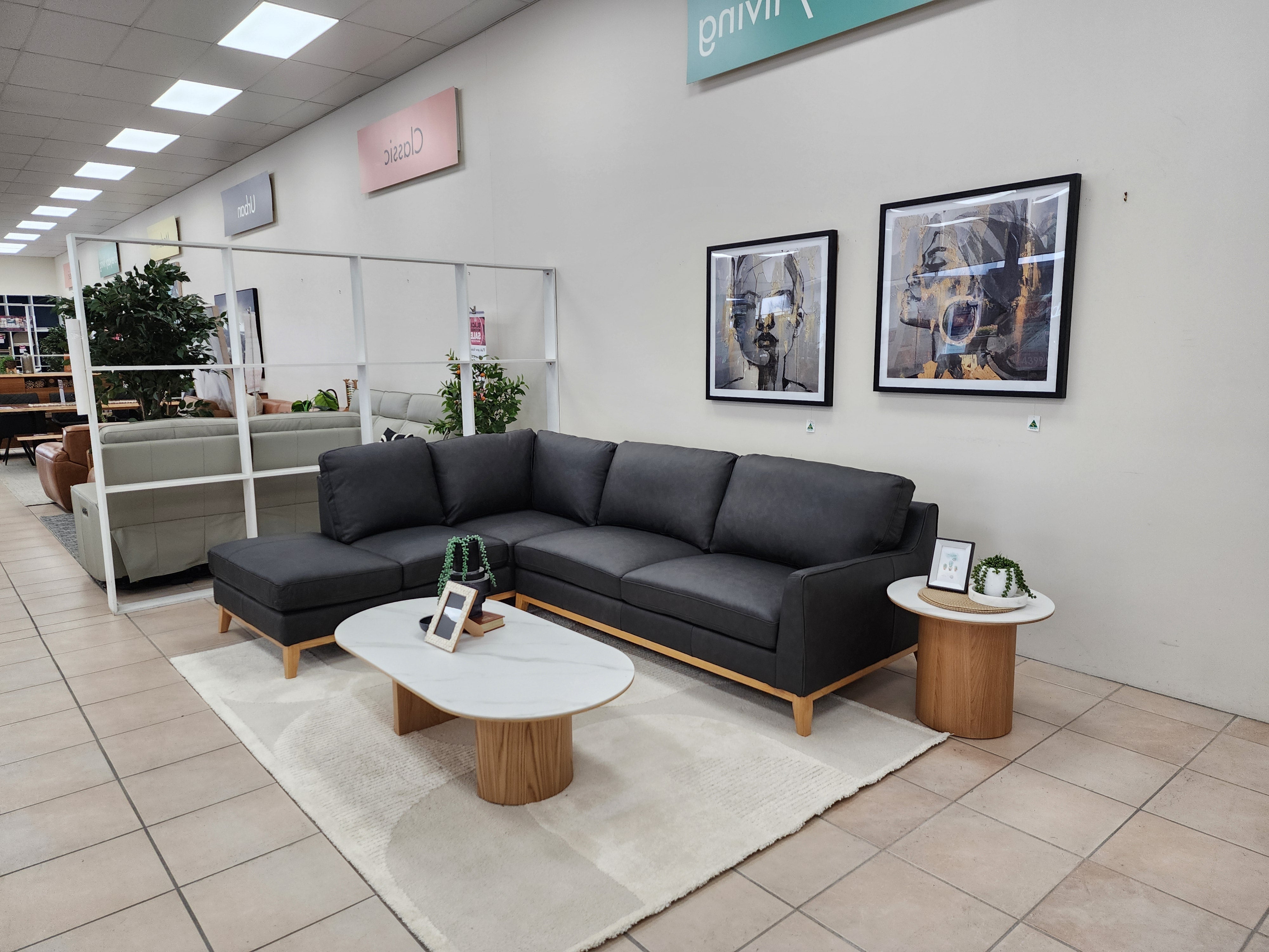 Carson Left Chaise In Black Leather