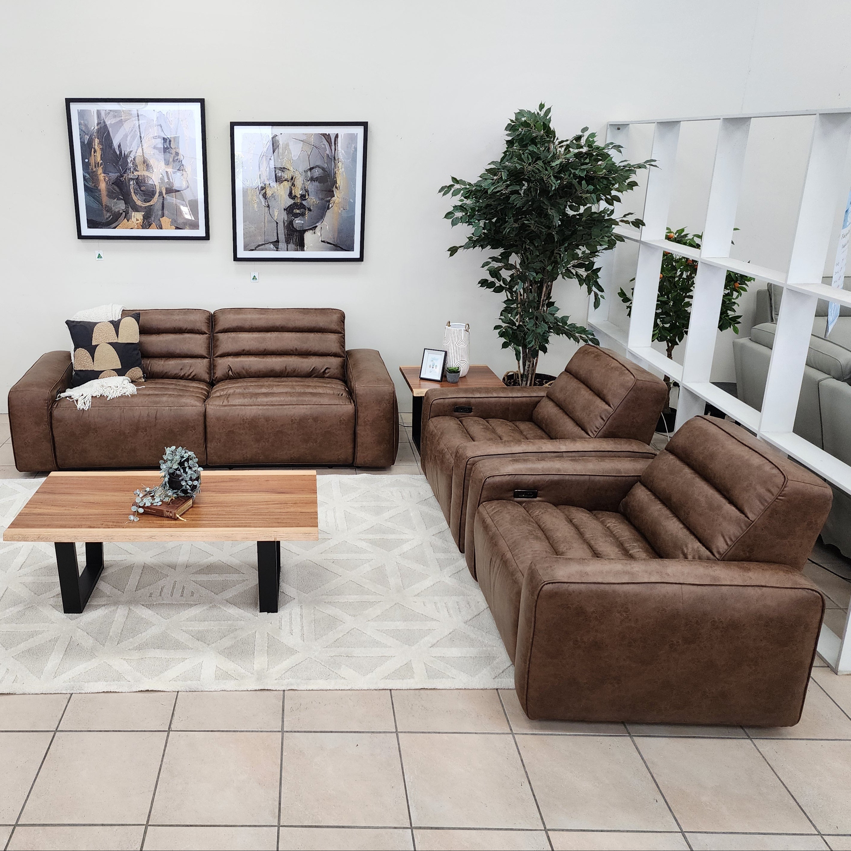 Hollywood 3 Piece Electric Recliner Package In Tan