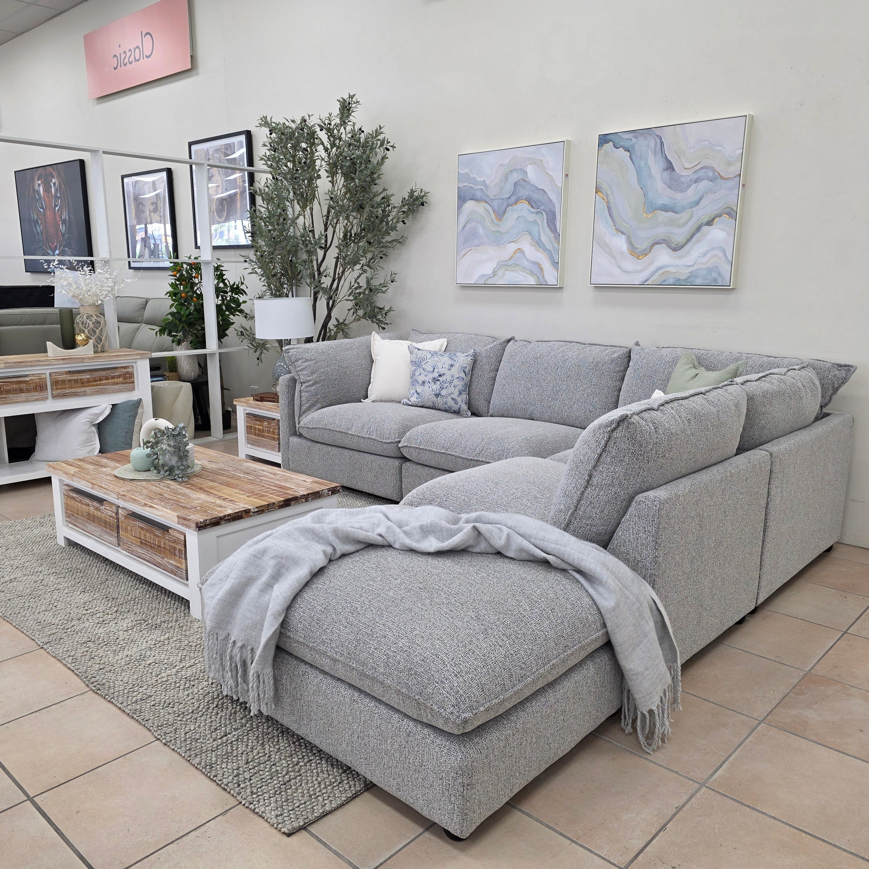 Jupiter Right Hand Chaise In Grey