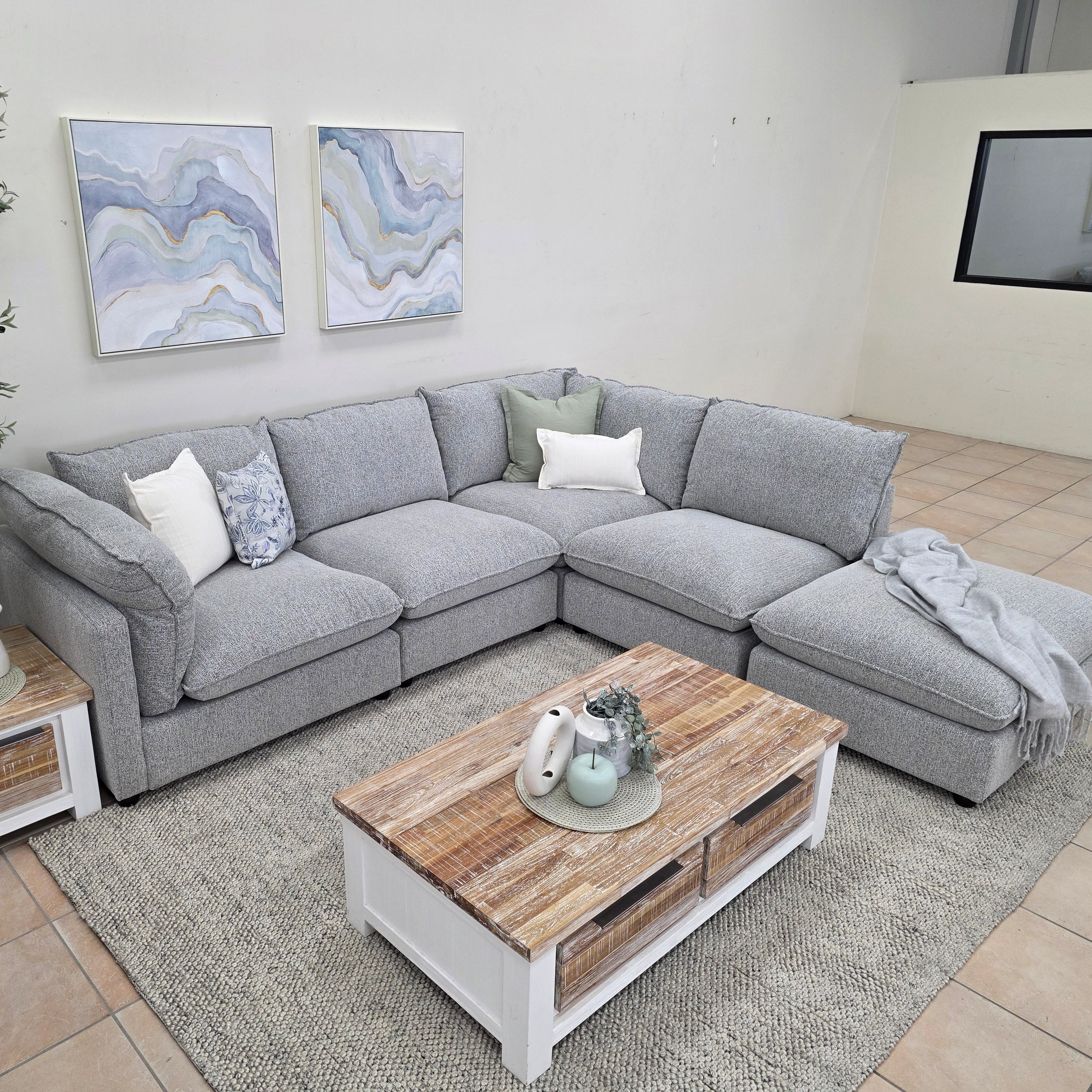 Jupiter Right Hand Chaise In Grey