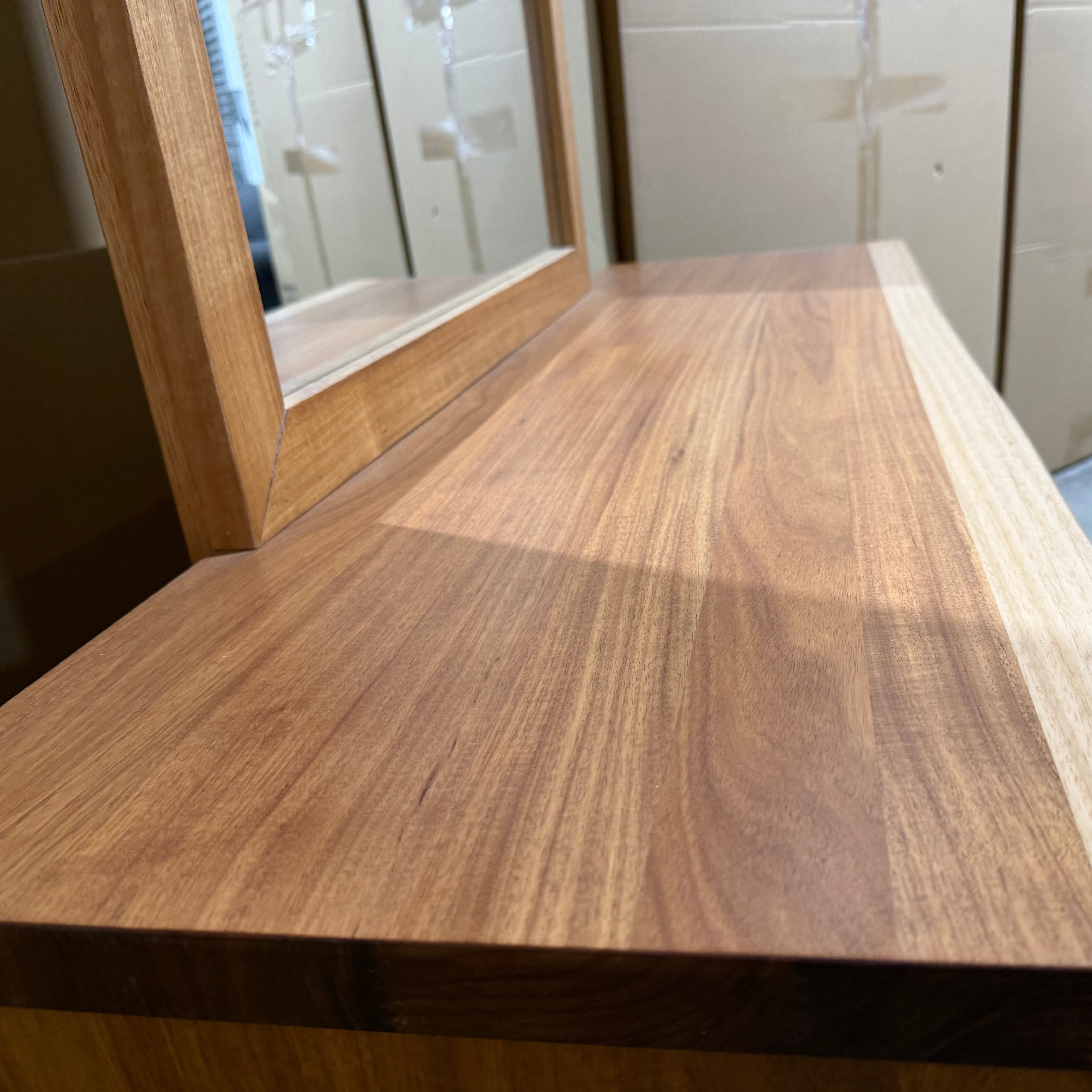 Highland Dressing Table With Mirror In Tasmanian Blackwood