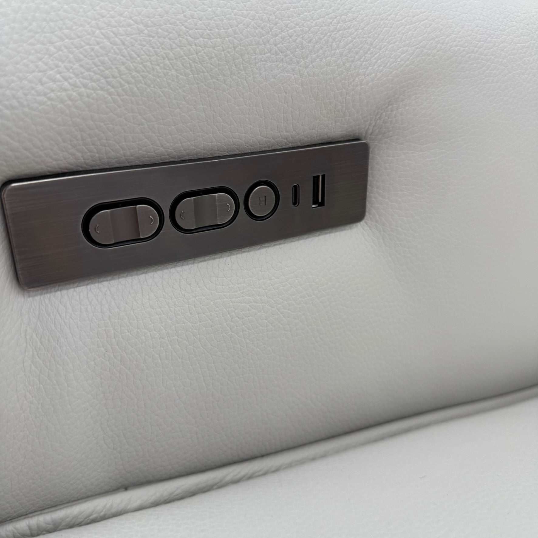 Xander 4 Seater With Electrics In 100% Premium Grey Leather