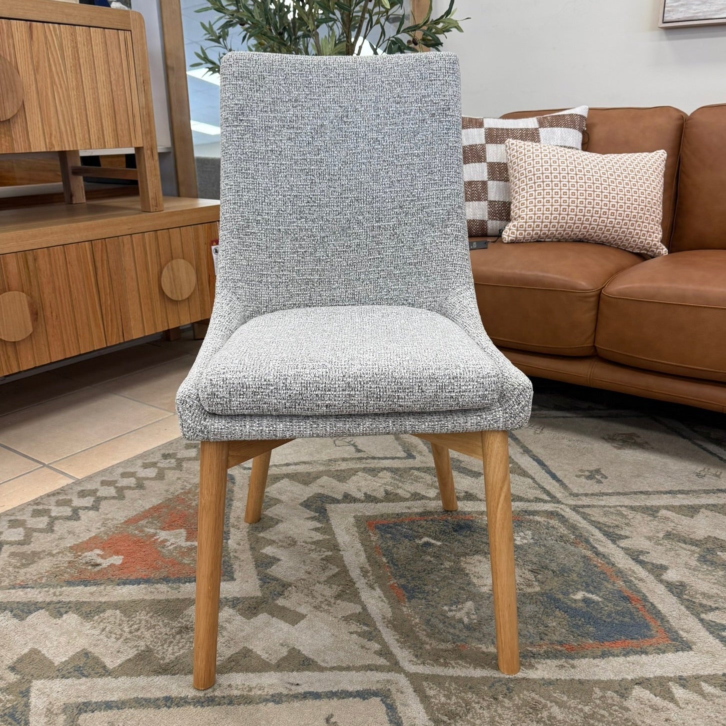 Milano Dining Chair In Light Grey With Oak Leg
