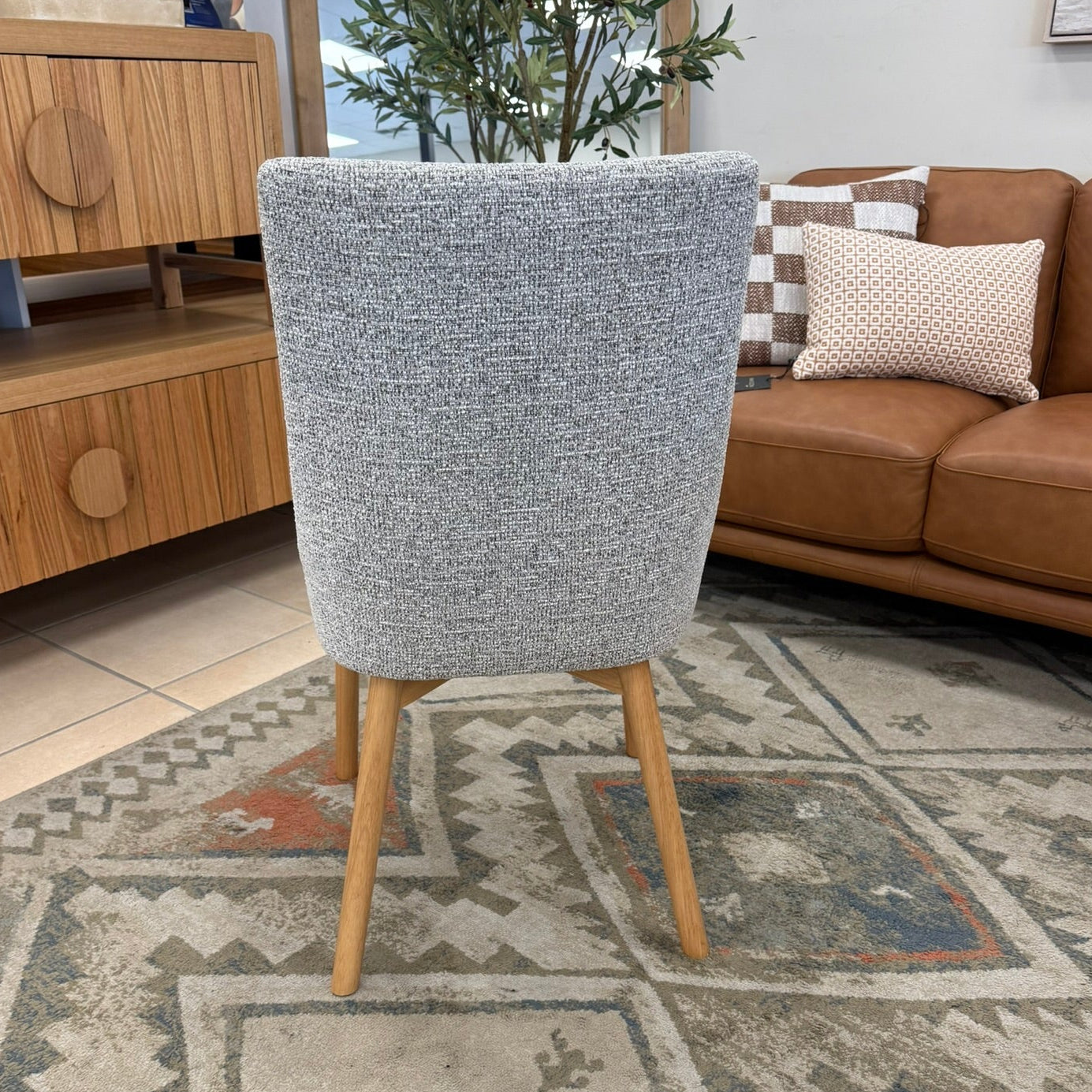 Milano Dining Chair In Light Grey With Oak Leg