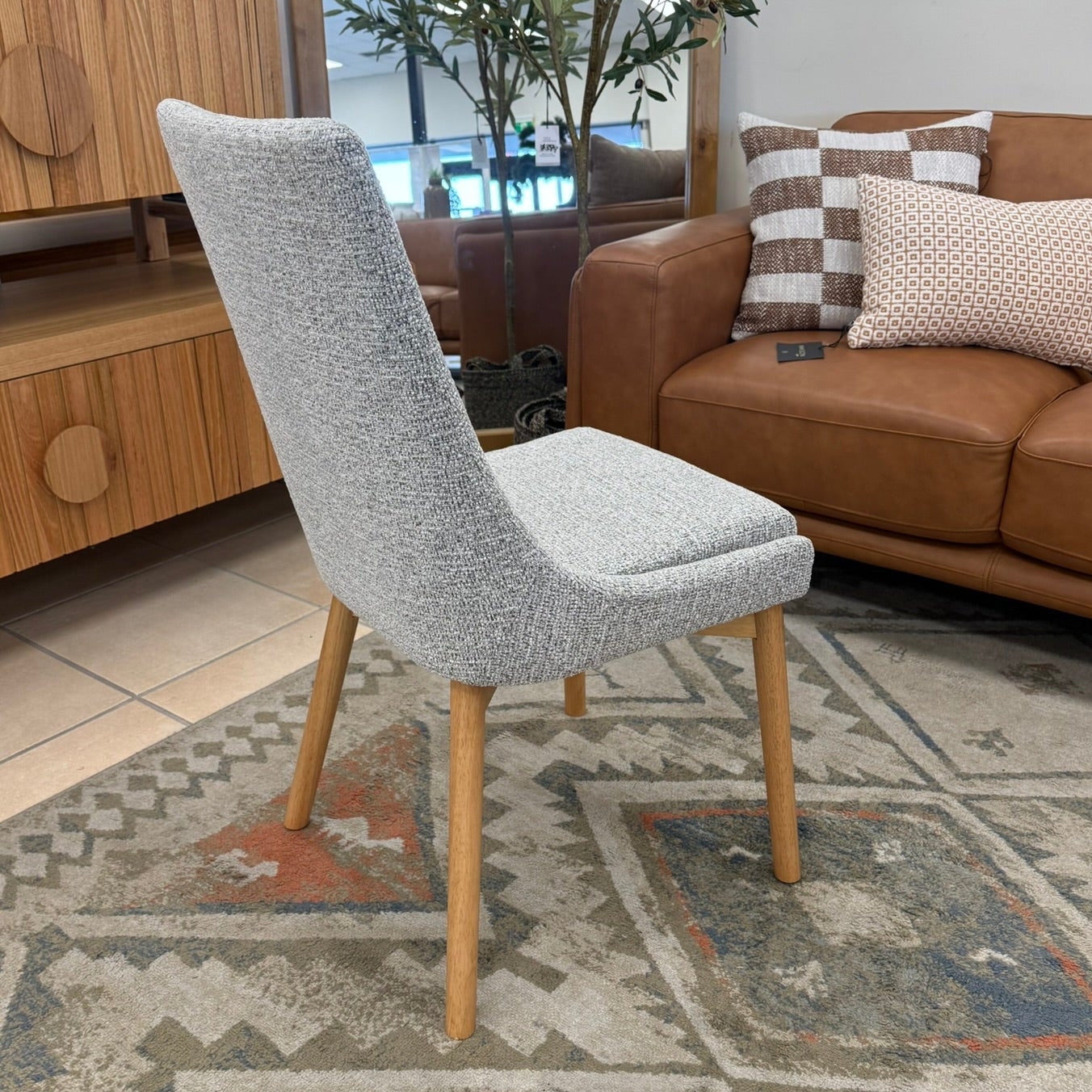 Milano Dining Chair In Light Grey With Oak Leg