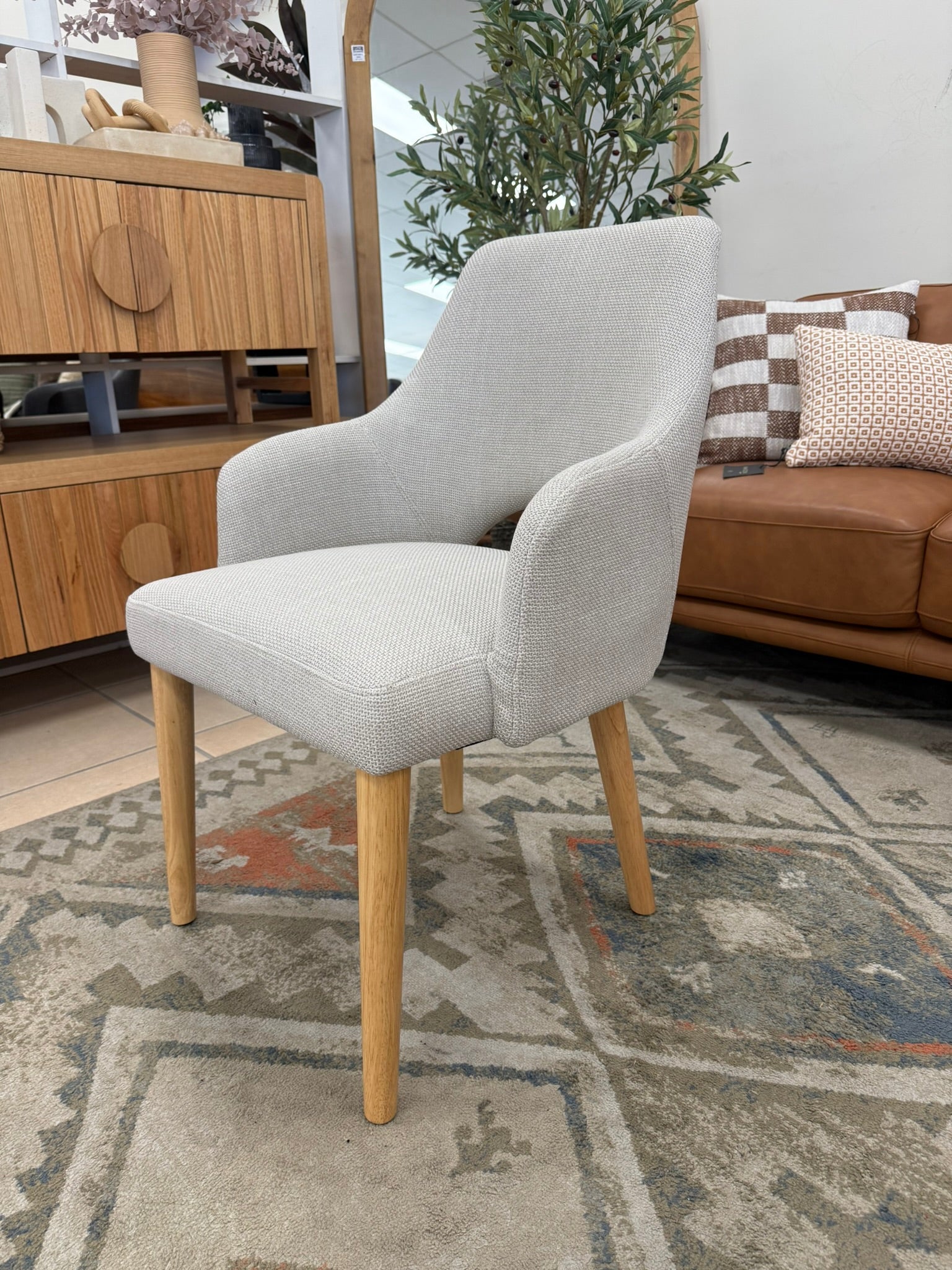 Clinton Dining Chair In Natural With Oak Leg