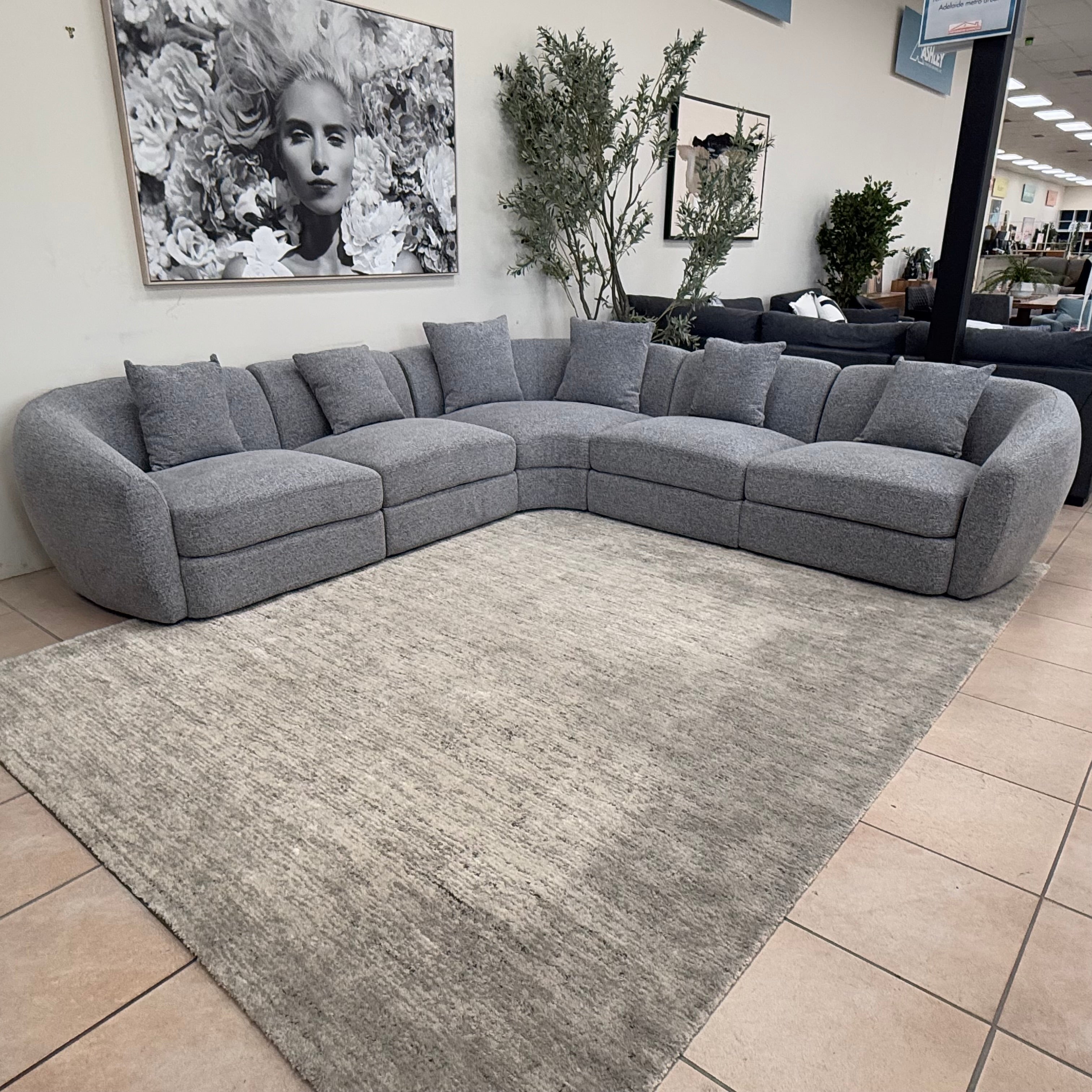 Crescent Corner Lounge In Grey