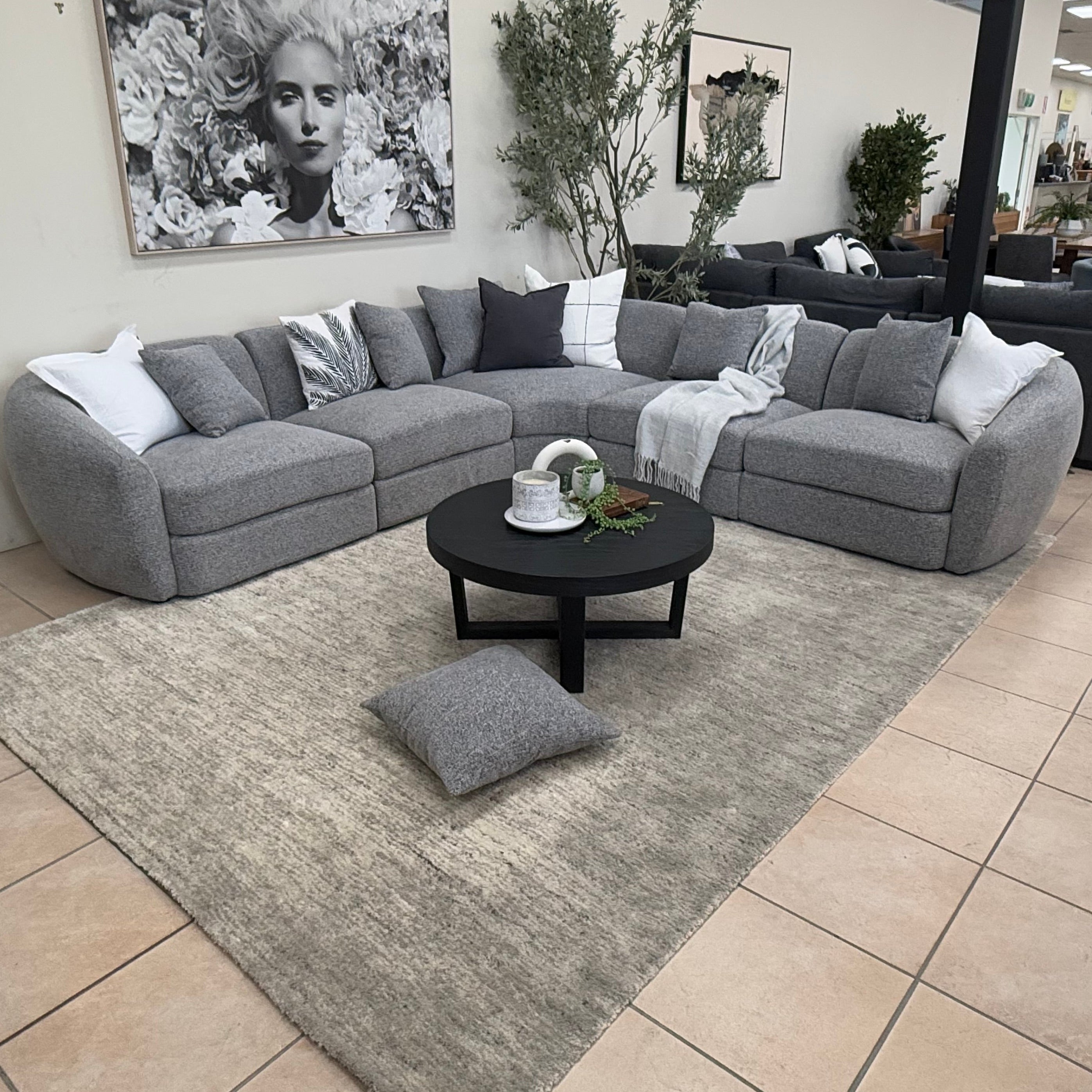 Crescent Corner Lounge In Grey