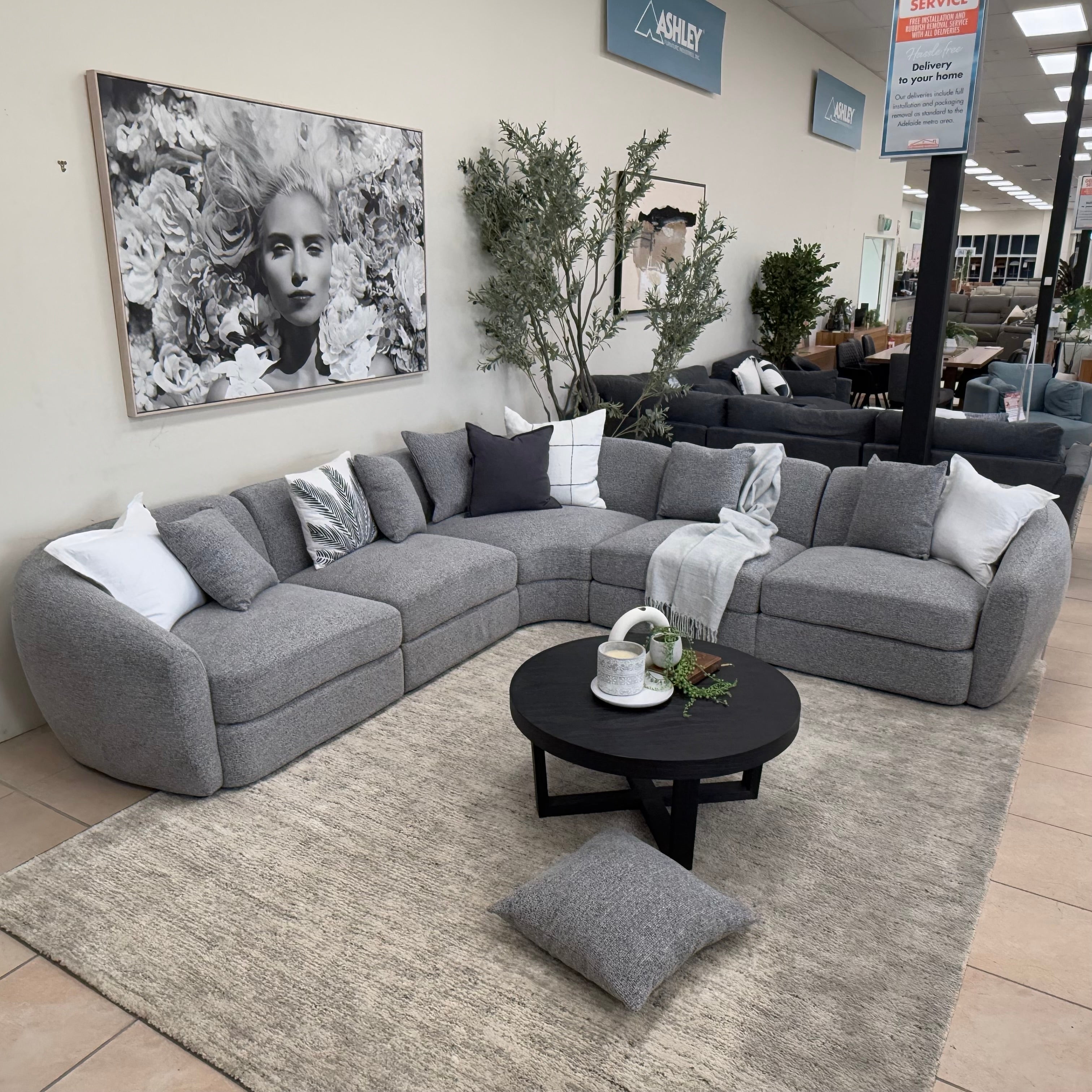 Crescent Corner Lounge In Grey
