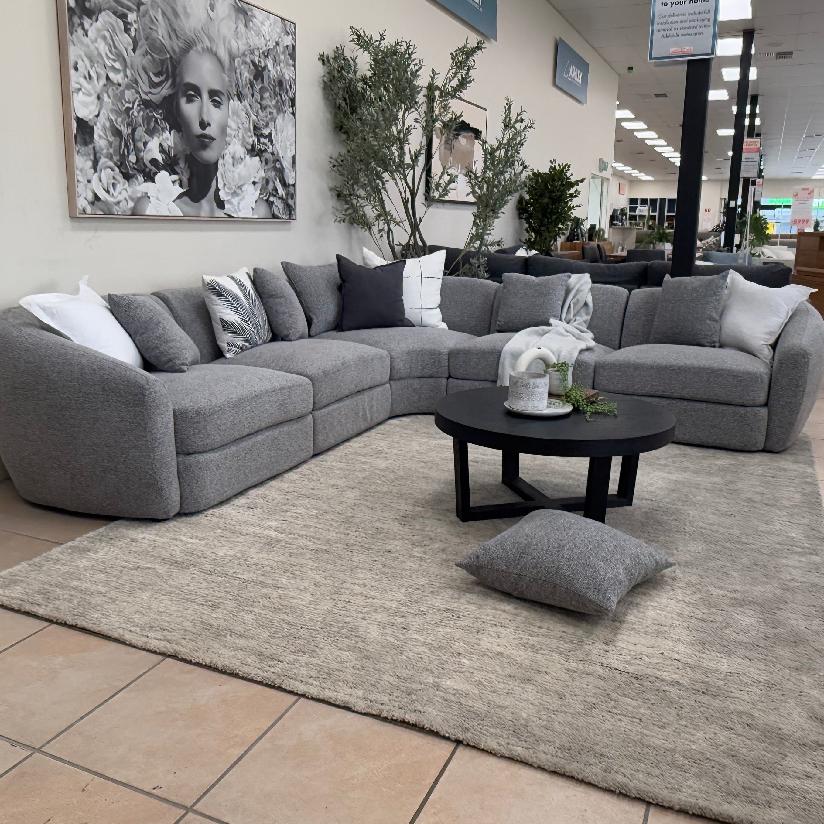 Crescent Corner Lounge In Grey